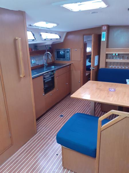 Book yachts online - sailboat - Bavaria 43 Cruiser - Beta  - rent