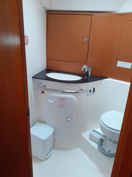 Book yachts online - sailboat - Bavaria 43 Cruiser - Beta  - rent