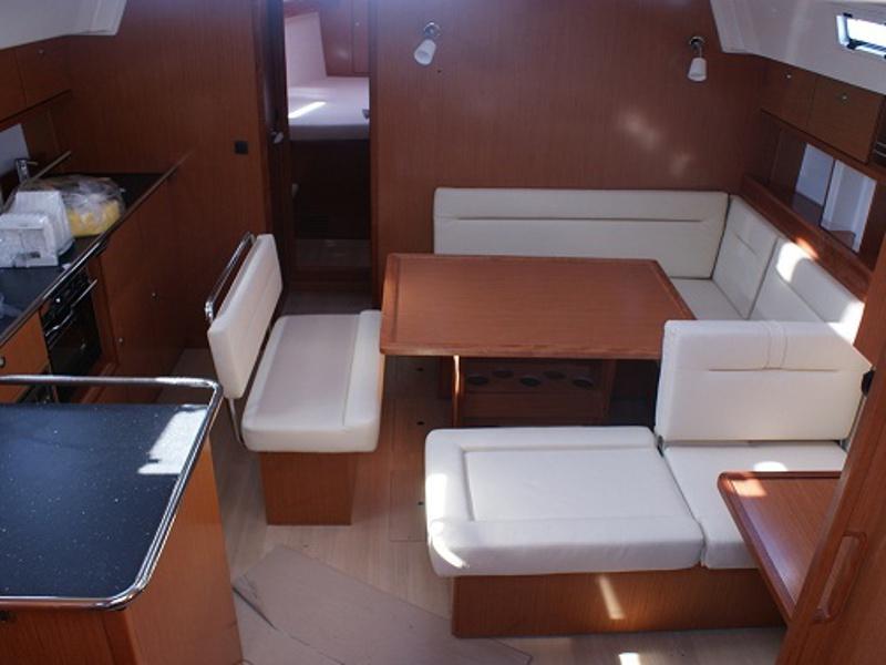 Book yachts online - sailboat - Bavaria Cruiser 45 - Orlan - rent