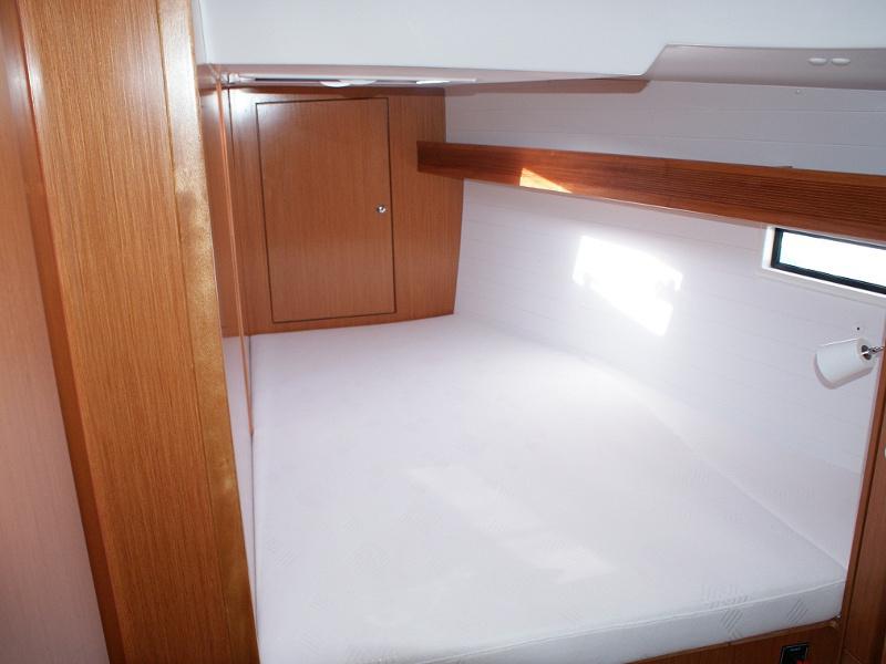 Book yachts online - sailboat - Bavaria Cruiser 45 - Orlan - rent