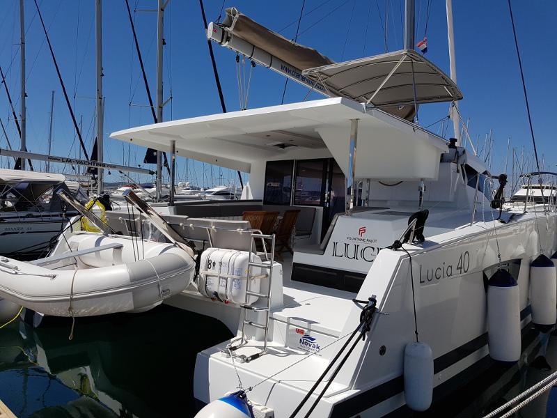 Book yachts online - catamaran - Fountaine Pajot Lucia 40 - Luce, A/C - Generator, A/C, Watermaker - 2017. - rent