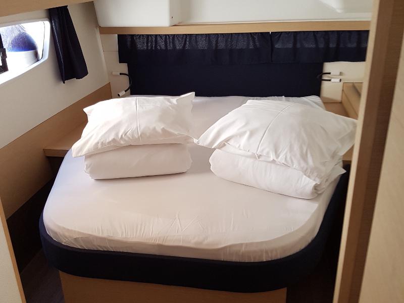 Book yachts online - catamaran - Fountaine Pajot Lucia 40 - Luce, A/C - Generator, A/C, Watermaker - 2017. - rent