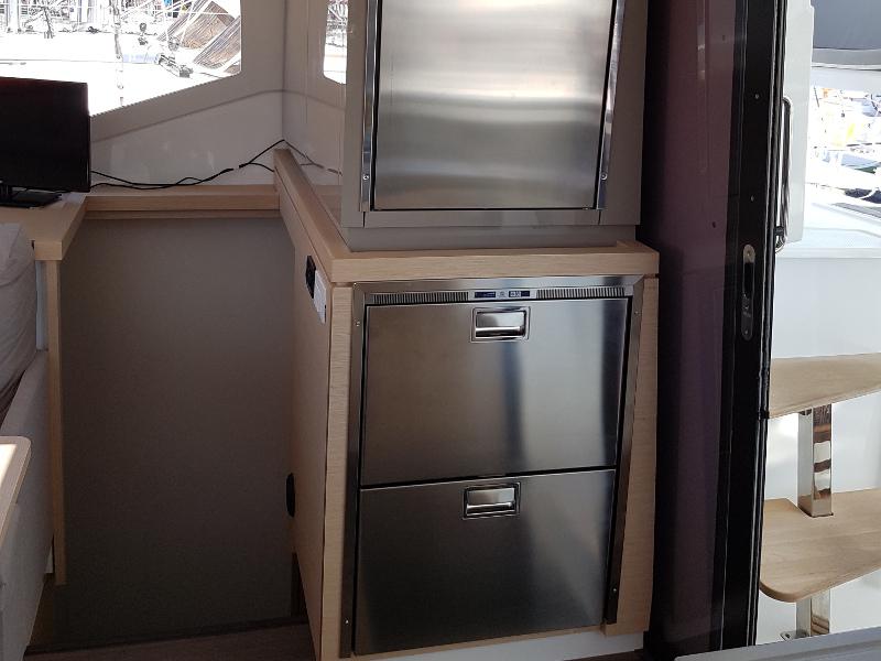 Book yachts online - catamaran - Fountaine Pajot Lucia 40 - Luce, A/C - Generator, A/C, Watermaker - 2017. - rent