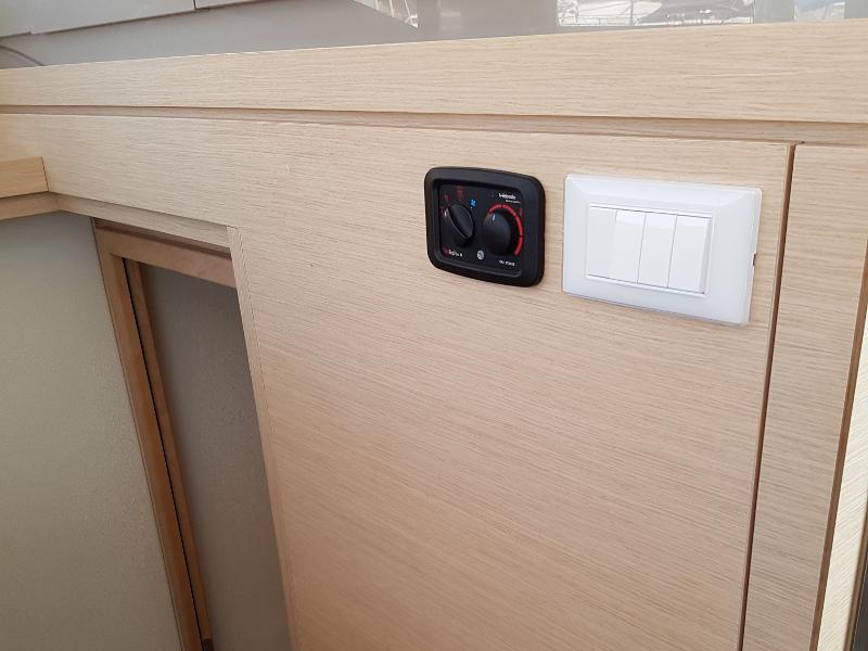 Book yachts online - catamaran - Fountaine Pajot Lucia 40 - Luce, A/C - Generator, A/C, Watermaker - 2017. - rent