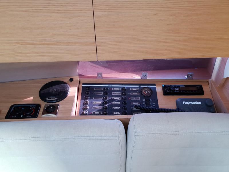 Book yachts online - sailboat - Dufour 350 GL - Dori - rent