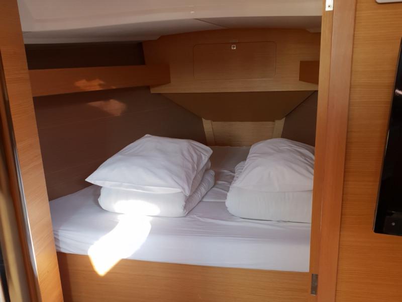 Book yachts online - sailboat - Dufour 350 GL - Dori - rent