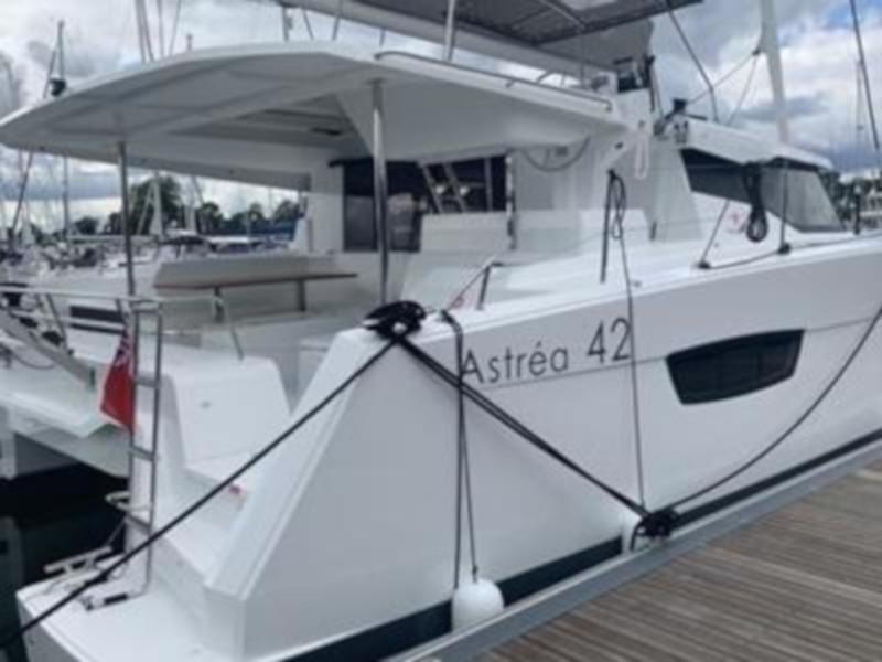 Book yachts online - catamaran - Astréa 42 - Discordia - rent