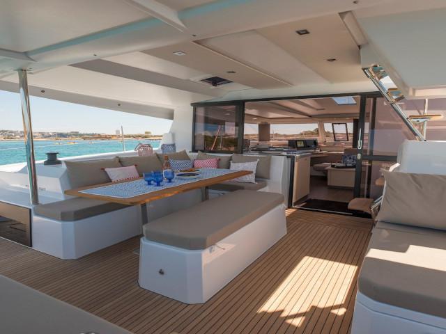 Book yachts online - catamaran - Astréa 42 - Discordia - rent