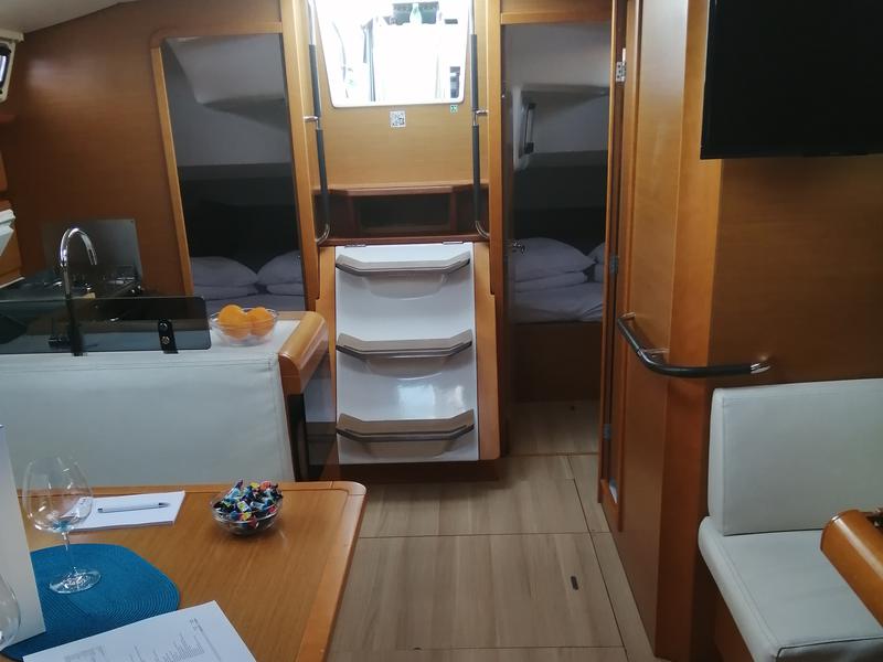 Book yachts online - sailboat - Sun Odyssey 439 - Mario - rent