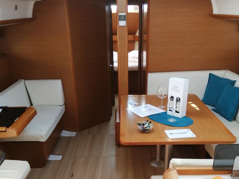 Book yachts online - sailboat - Sun Odyssey 439 - Mario - rent