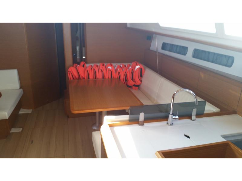 Book yachts online - sailboat - Sun Odyssey 439 - Mario - rent
