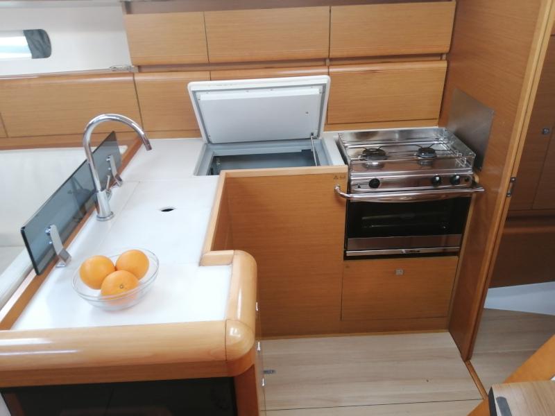 Book yachts online - sailboat - Sun Odyssey 439 - Mario - rent