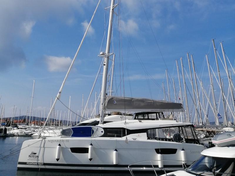 Book yachts online - catamaran - Saona 47 - Aquarius III - rent