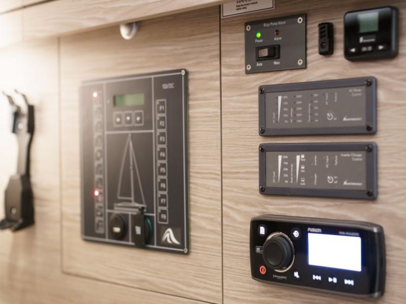 Book yachts online - sailboat - Hanse 418 - Aloisia - rent