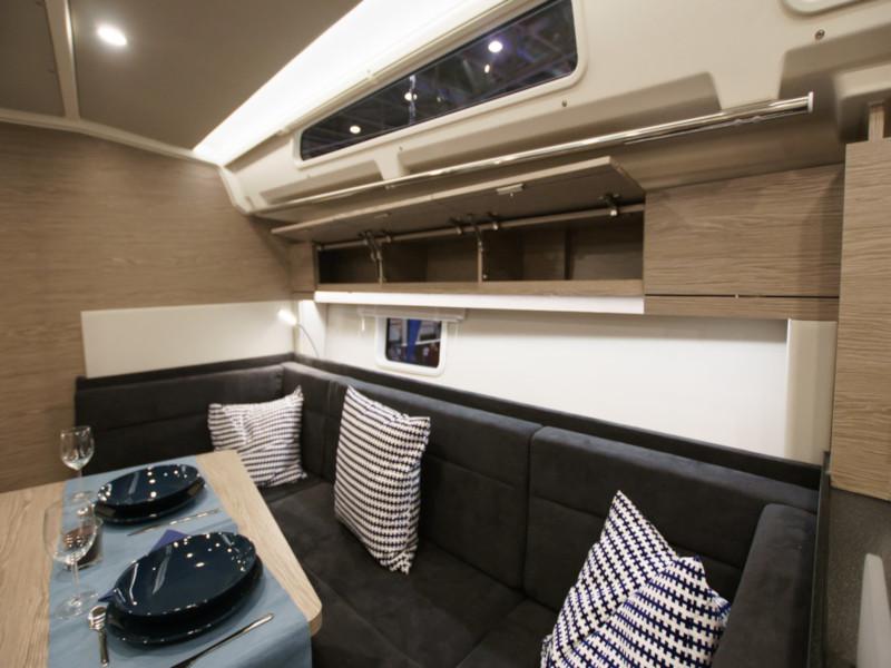 Book yachts online - sailboat - Hanse 418 - Aloisia - rent