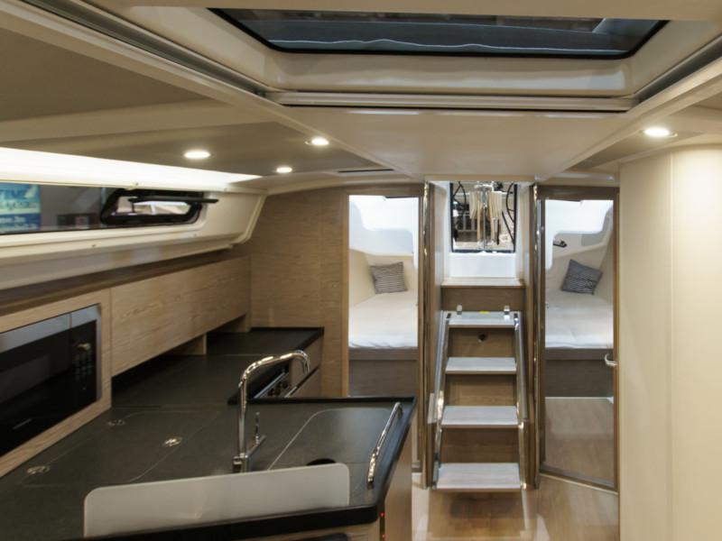 Book yachts online - sailboat - Hanse 418 - Aloisia - rent