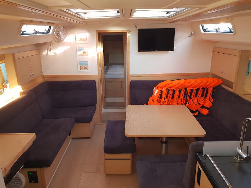 Book yachts online - sailboat - Hanse 455 - Melanie M - rent