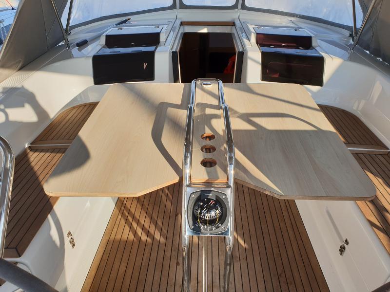 Book yachts online - sailboat - Hanse 455 - Melanie M - rent
