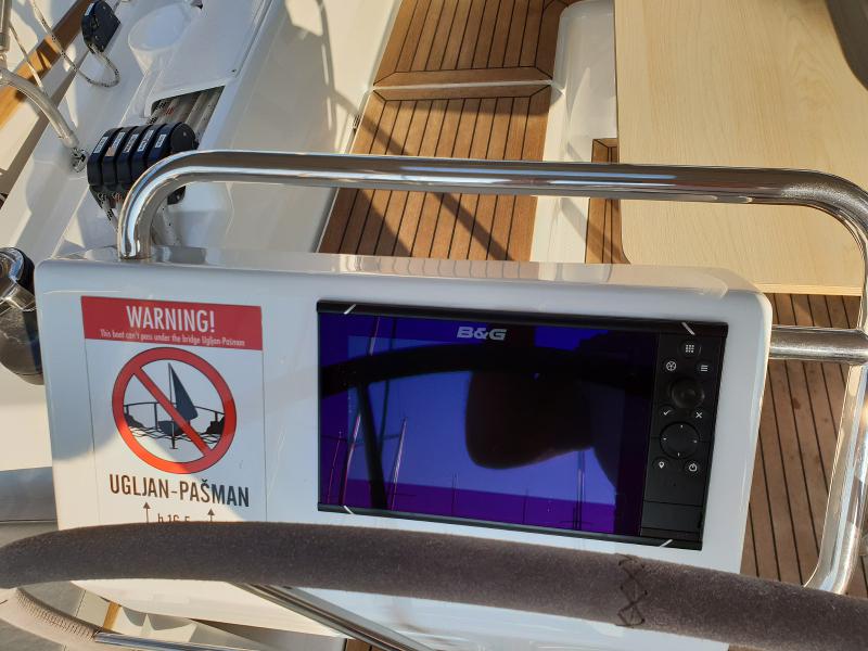 Book yachts online - sailboat - Hanse 455 - Melanie M - rent