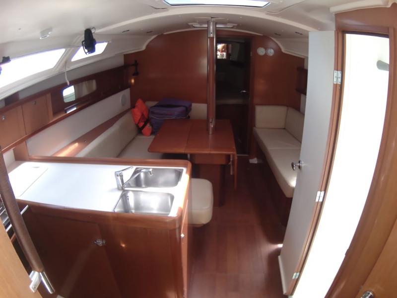 Book yachts online - sailboat - BENETEAU Cyclades 39.3.2 REFIT 2019 - CORAL    - rent