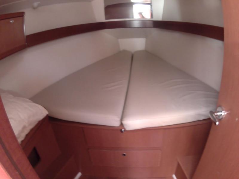 Book yachts online - sailboat - BENETEAU Cyclades 39.3.2 REFIT 2019 - CORAL    - rent