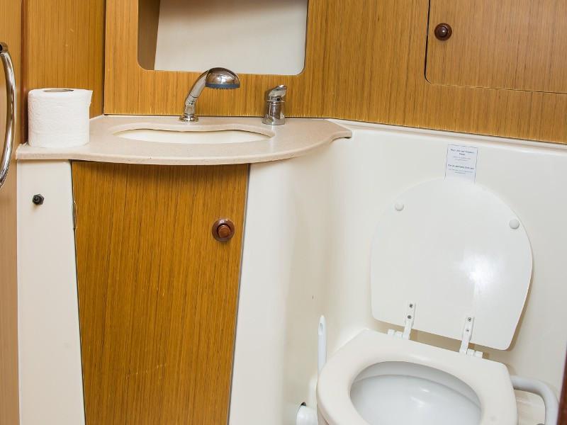 Book yachts online - sailboat - Sun Odyssey 32 i REFIT 2019 - GEMSTONE P.c - rent