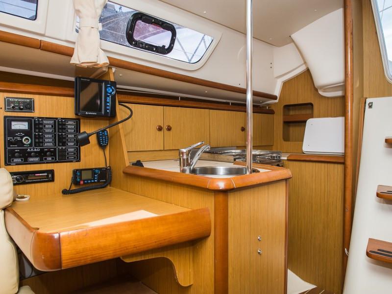 Book yachts online - sailboat - Sun Odyssey 32 i REFIT 2019 - GEMSTONE P.c - rent
