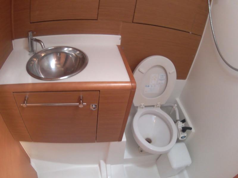 Book yachts online - sailboat - JEANNEAU S.O. 449 2016 - AQUILA Cp - rent