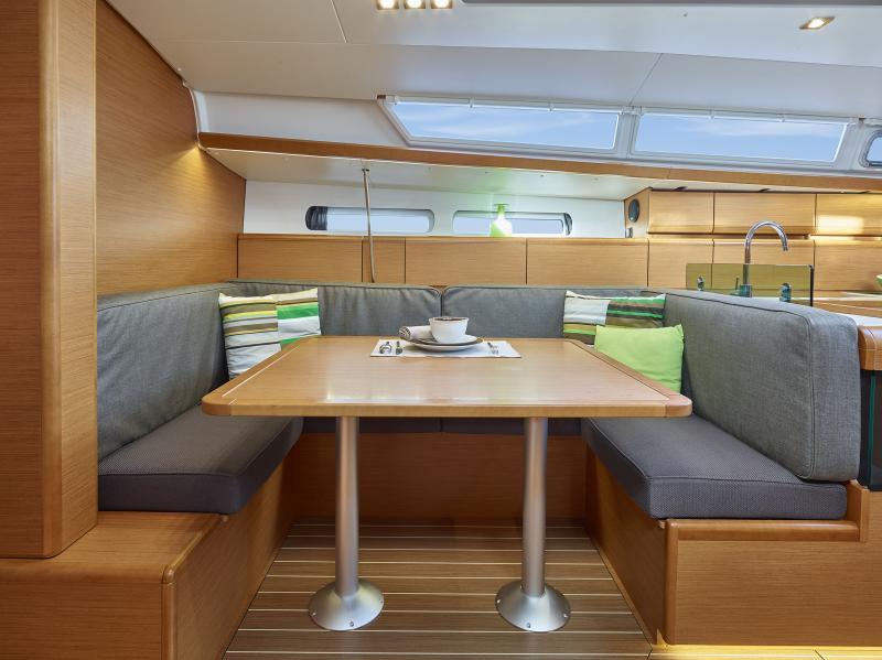 Book yachts online - sailboat - JEANNEAU S. O. 419   2017 - VENERA  - rent