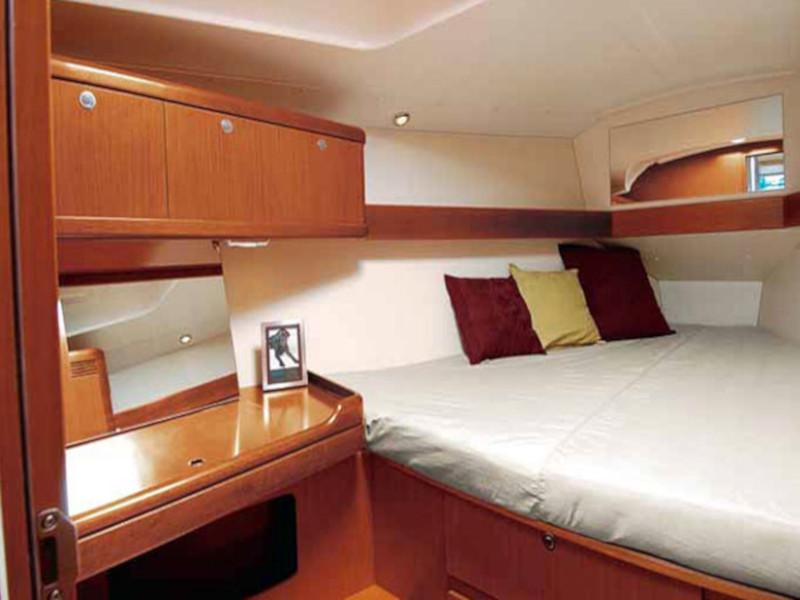 Book yachts online - sailboat - BENETEAU Oceanis 37 REFIT 2019 - PEARL - rent