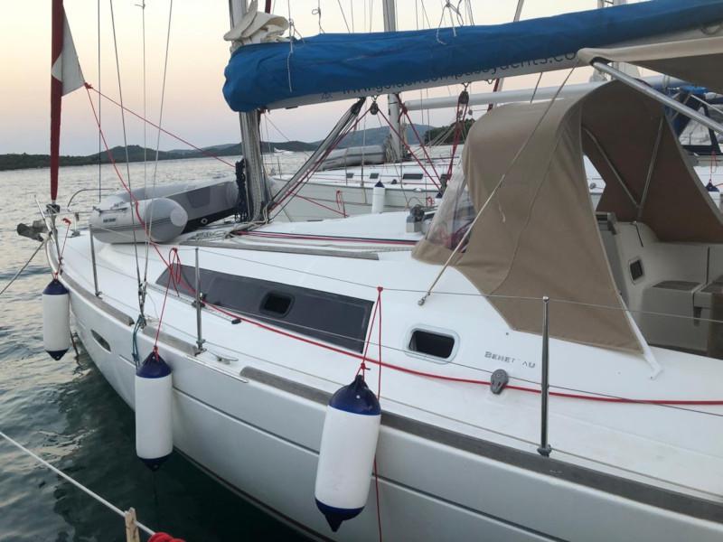 Book yachts online - sailboat - BENETEAU Oceanis 37 REFIT 2019 - PEARL - rent