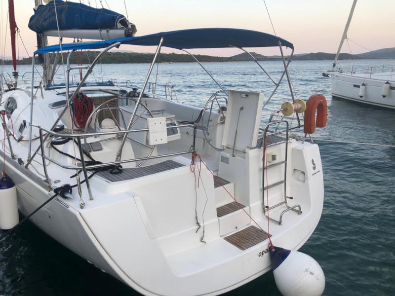 Book yachts online - sailboat - BENETEAU Cyclades 39.3.2 REFIT 2019 - OPAL - rent