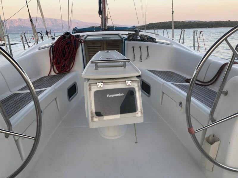 Book yachts online - sailboat - BENETEAU Cyclades 39.3.2 REFIT 2019 - OPAL - rent