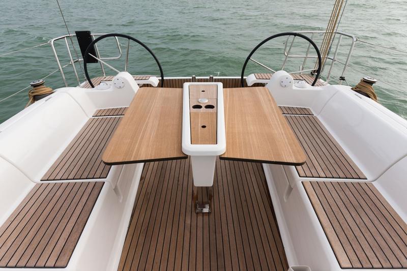 Book yachts online - sailboat - Dufour 382 GL - Regor - rent