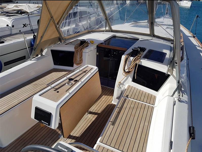Book yachts online - sailboat - Dufour 360 Grand Large - Ana - rent
