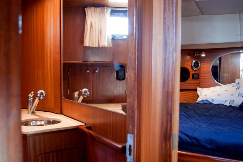 Book yachts online - motorboat - Sciallino 40 - Perla di mare - rent