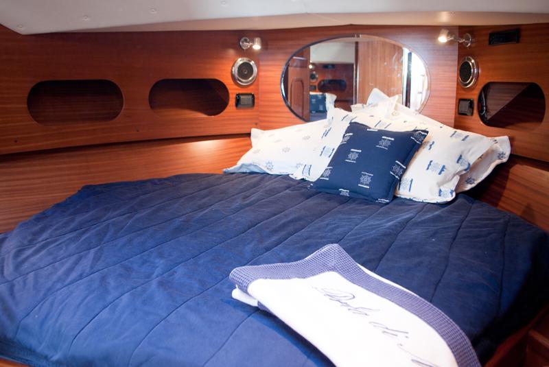 Book yachts online - motorboat - Sciallino 40 - Perla di mare - rent