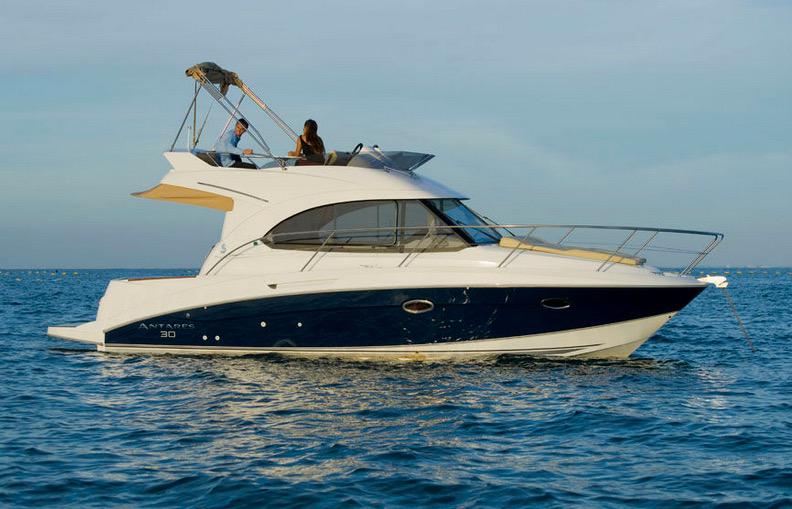 Book yachts online - motorboat - Antares 32 Fly - Katalina - rent