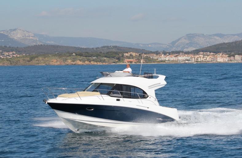 Book yachts online - motorboat - Antares 32 Fly - Katalina - rent
