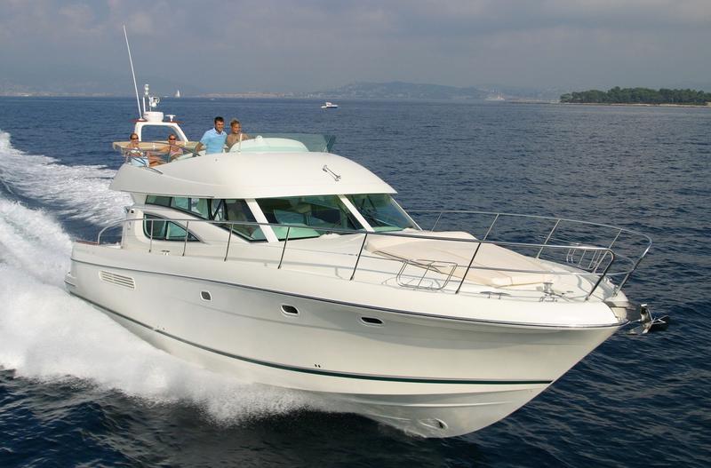Book yachts online - motorboat - Prestige 46 Fly-a - Cobalt Blu - rent