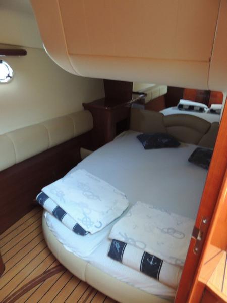 Book yachts online - motorboat - Prestige 46 Fly-a - Cobalt Blu - rent