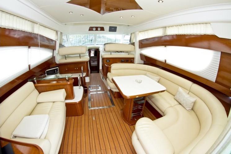 Book yachts online - motorboat - Prestige 46 Fly-a - Cobalt Blu - rent