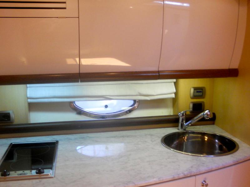 Book yachts online - motorboat - Blu Martin 46 ST - Gilda - rent