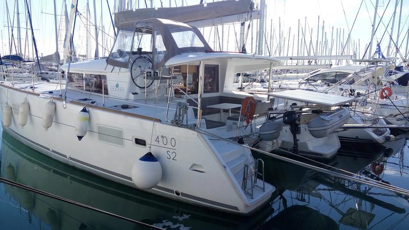 Book yachts online - catamaran - Lagoon 400 S2 - Pasiphae - rent