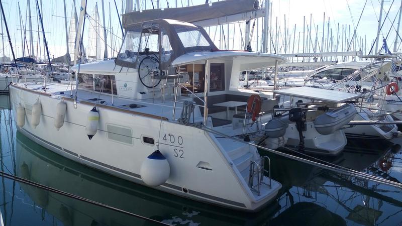 Book yachts online - catamaran - Lagoon 400 S2 - Pasiphae - rent