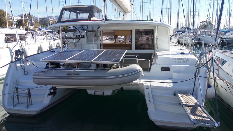Book yachts online - catamaran - Lagoon 400 S2 - Pasiphae - rent