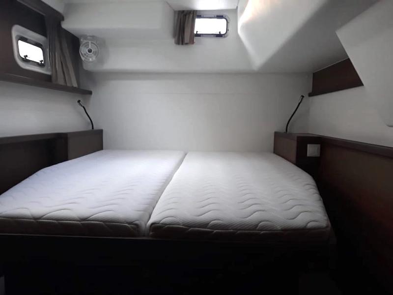 Book yachts online - catamaran - Lagoon 450F - Escapade - rent