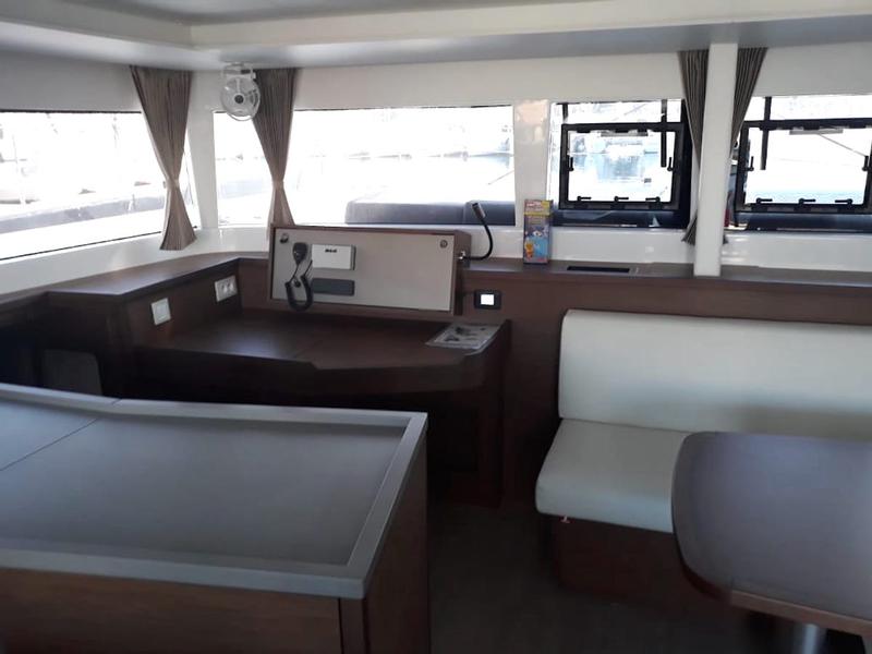 Book yachts online - catamaran - Lagoon 450F - Escapade - rent