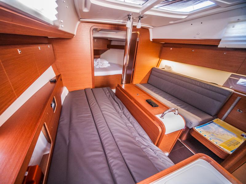 Book yachts online - sailboat - Dufour 350 Grand Large - IDA 2017 - rent