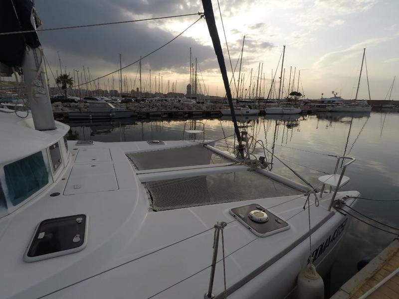 Book yachts online - catamaran - Lagoon 380 S2 - Lucky Seven (refit 2018) - rent